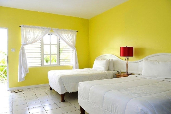 Hotel Coral Seas Beach Resort (Whitehall)